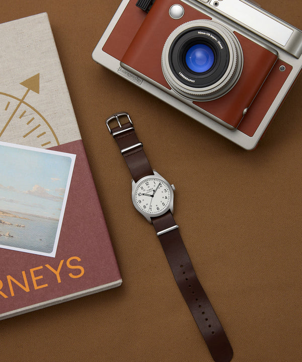 Timex Gents 8mmmm Case Thickness Wristwatch Additional View
