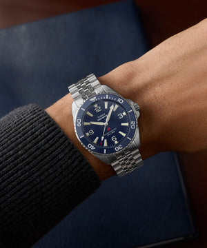Timex Gents 200 m (20 ATM) Water Resistance Wristwatch Additional View